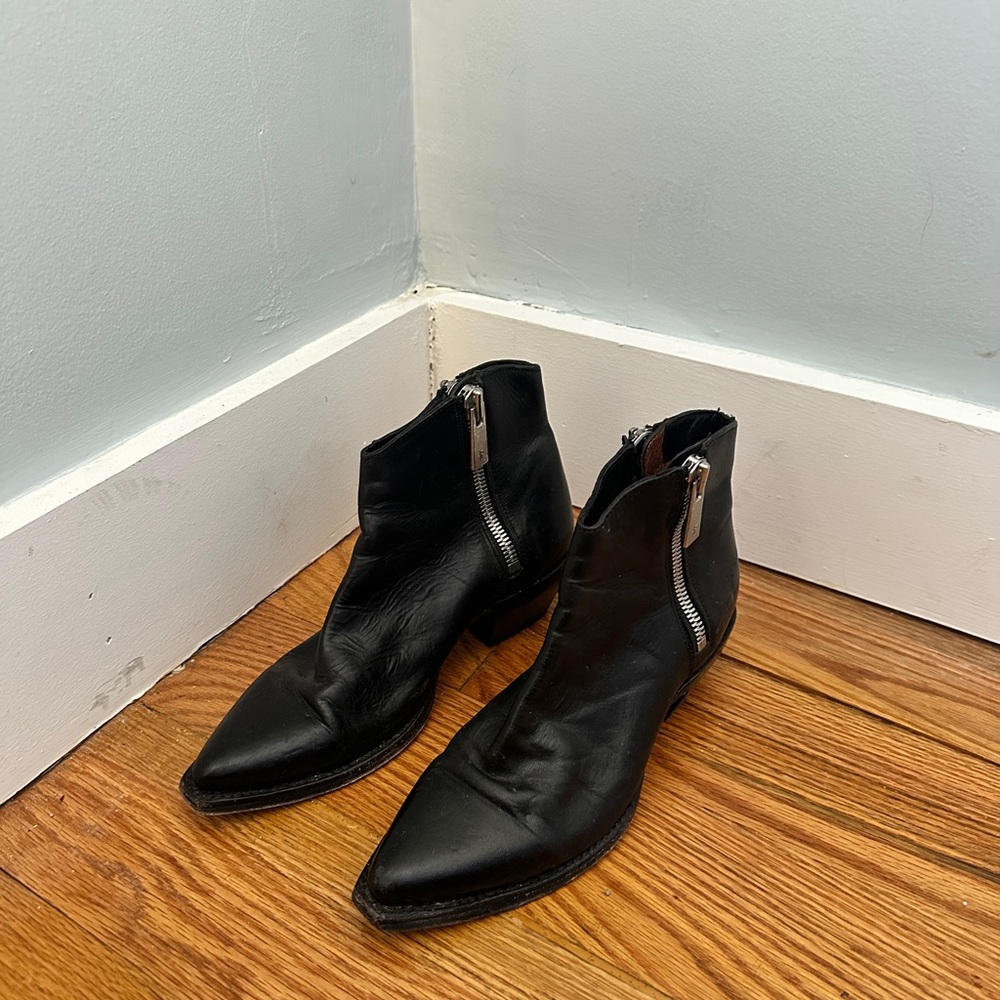 Frye Sacha Moto Shortie black leather ankle boots size 7
